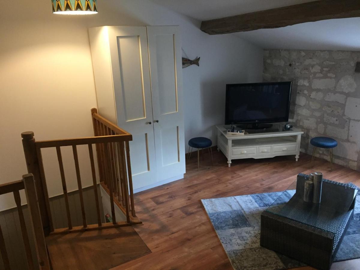 Bed and Breakfast De Charme Et D'Eau Saint-Savinien Экстерьер фото