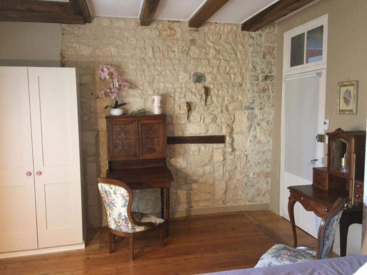 Bed and Breakfast De Charme Et D'Eau Saint-Savinien Экстерьер фото